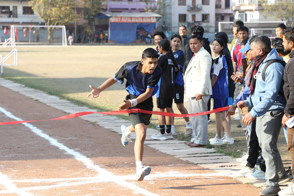 आठौं ओप्स खेलकुद महोत्सव: ४ सय मिटर दौडमा अंकित र अनितालाई स्वर्ण